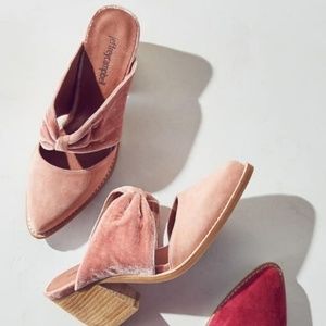 jeffrey campbell cyrus block heel mules